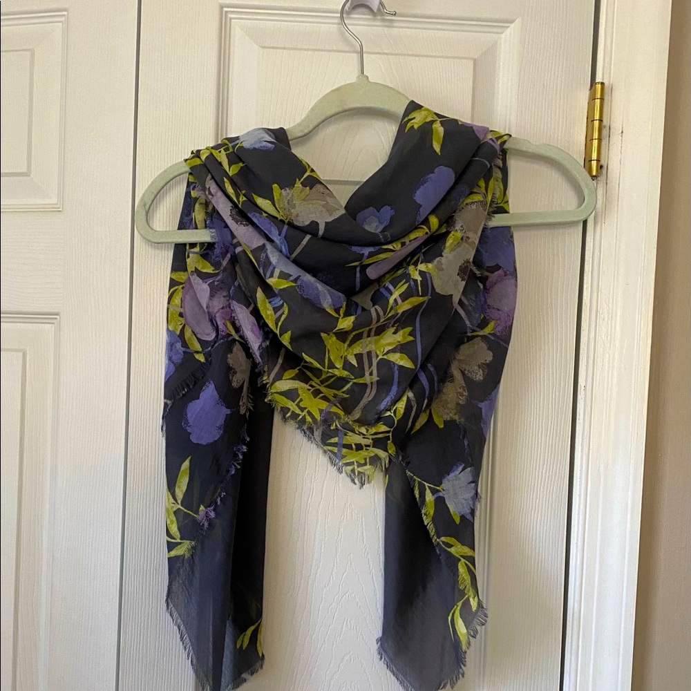 Beautiful Light Gray Floral JJill Scarf